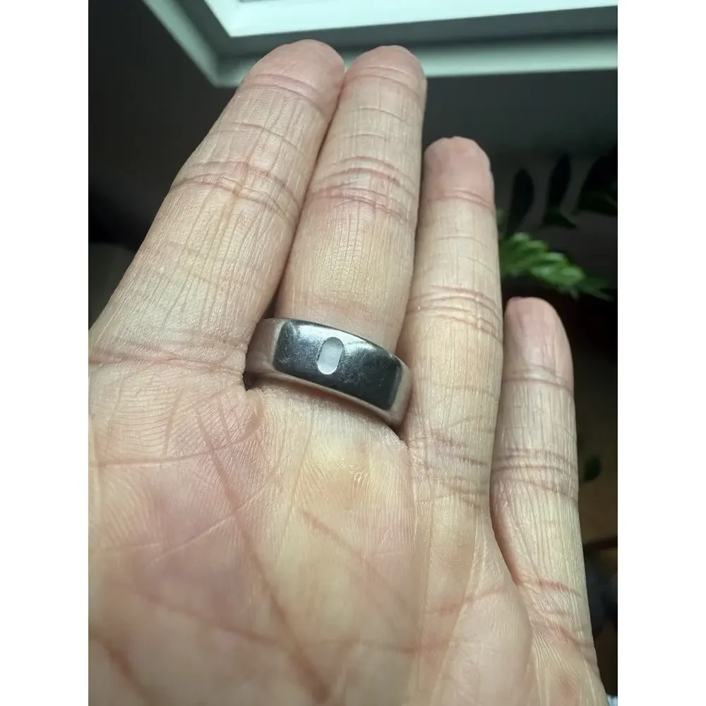 ✨ Oura Ring Gen 3 Silver Horizon, Unisex, Size 8 + New Charger